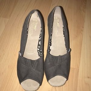 Toms wedges